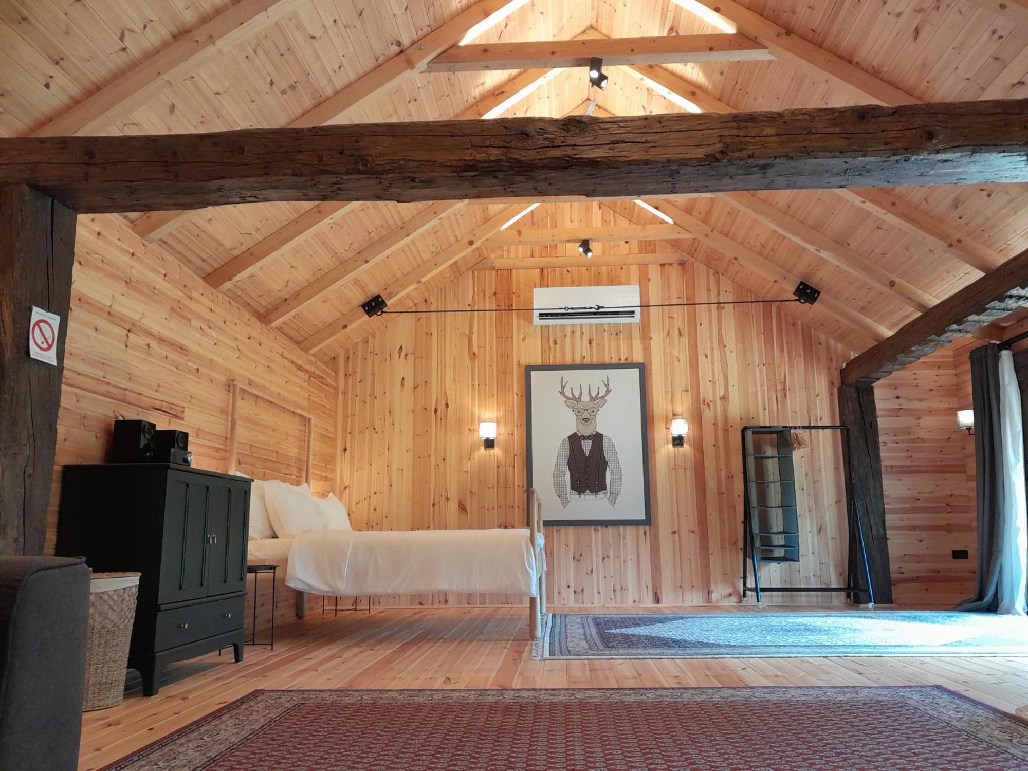Villa Nica Wood Sremska Kamenica Exterior foto